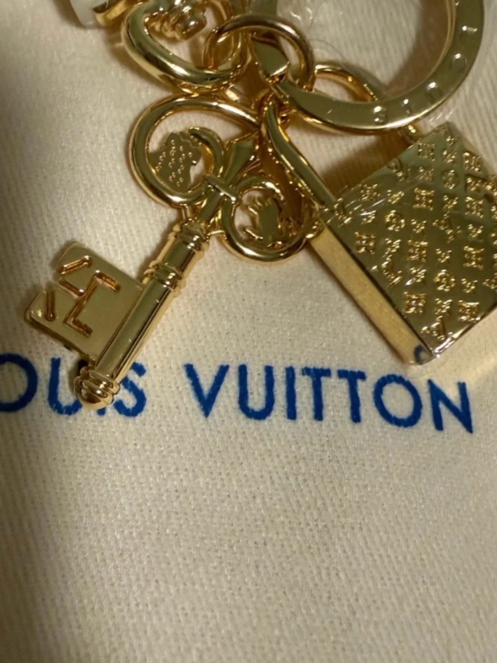 Bag Charm/Key Chain Luxury Gold tone Lock and Key!! Full Inclusion!!